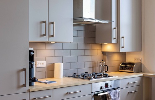 Newhaven Apartment | Newly renovated 1BR APT near charming Newhaven!