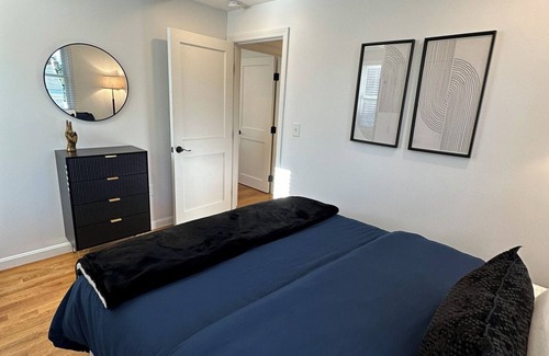 Fifth Ward House | Newly Renovated 2-bedroom house. Walk to everything that Newport has to offer.