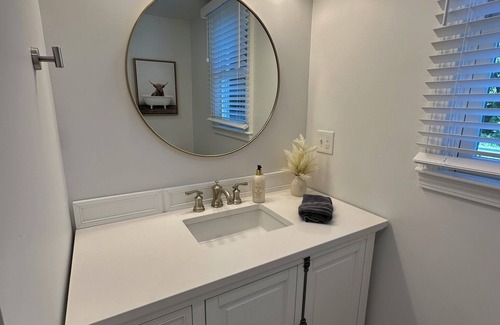 Fifth Ward House | Newly Renovated 2-bedroom house. Walk to everything that Newport has to offer.