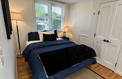 Fifth Ward House | Newly Renovated 2-bedroom house. Walk to everything that Newport has to offer.