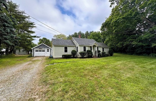 Camden Cottage | Newly renovated 2-bedroom cottage conveniently located with all the amenities!