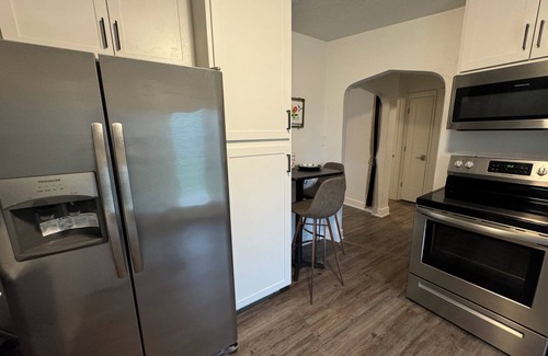 Elizabethtown House | Newly renovated 2-bedroom house in lovely downtown Elizabethtown on quiet street
