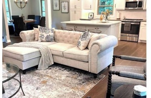 North Florence House | Newly renovated 3 Bed/3 Bath house conveniently located in Florence, AL.