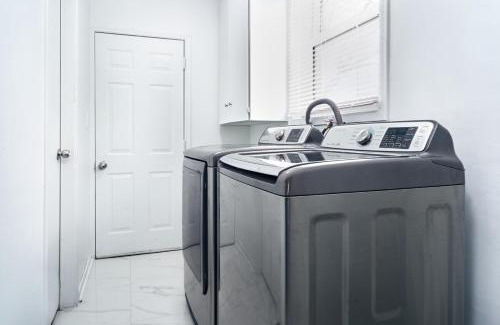 Walkerville Apartment | Newly renovated 3 bedroom unit