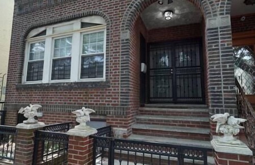 West Babylon Apartment | (Newly Renovated) 3 Bed 1 Bath