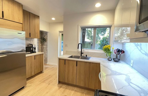 Norma Triangle House | Newly renovated 3-bedroom house with WiFi and AC in vibrant West Hollywood