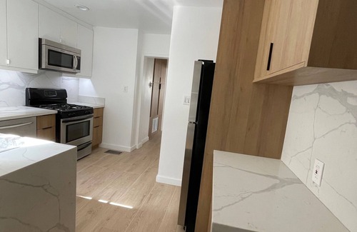 Norma Triangle House | Newly renovated 3-bedroom house with WiFi and AC in vibrant West Hollywood