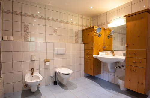 Josefsthal Villa | Newly renovated 340m² villa with large garden up to 12 people