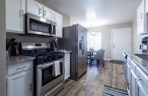 Westgate Heights House | Newly renovated 3Bed 2Ba Family Home with Mountain View