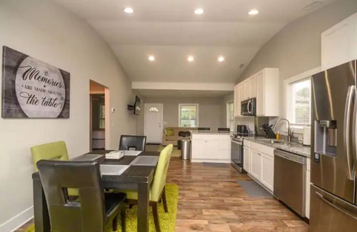 Rock Hill House | Newly Renovated 3BR/2BA Cozy Home Away from Home