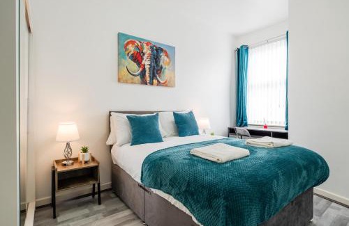 Bootle House | Newly Renovated 4BR House with lots of amenities