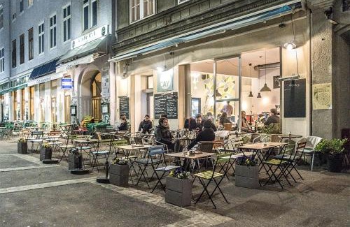 Hernals Apartment | Newly Renovated Apartment at Yppenplatz