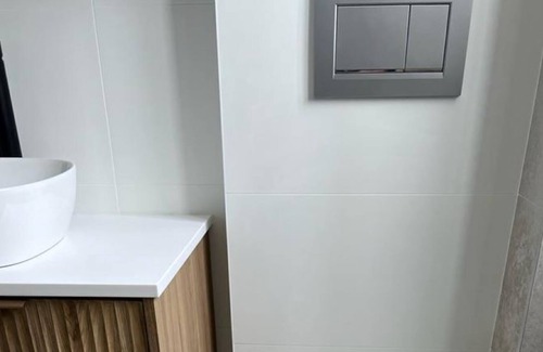Bondi Junction Apartment | Newly Renovated Luxurious Apartment