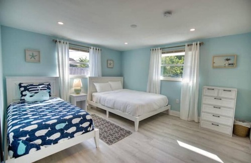 Park East House | Newly Renovated Beach House w/ Heated Pool