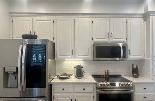 Lake Oconee Cottage | Newly Renovated, Beautifully Decorated, Lake Front in Reynolds
