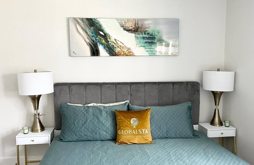 Mount Pleasant East House | Newly renovated Duplex 4BR 3BA in Midtown Toronto