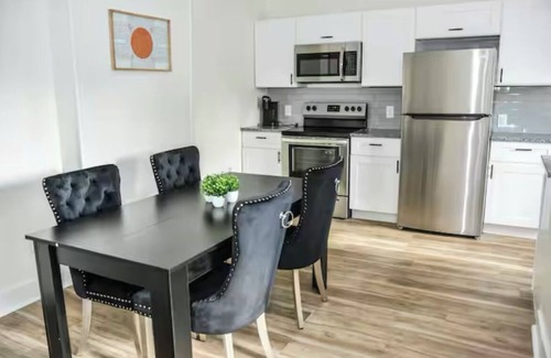 Mount Auburn Apartment | Newly renovated Charming 1-bedroom apartment w/AC WiFi in phenomenal Cincinnati
