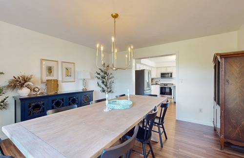 Rockport House | Newly Renovated Charming House with Cozy Fireplace & Outdoor Entertainment Areas