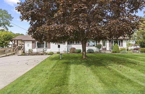 Kingsville House | Newly renovated chateau with all the comforts of home.