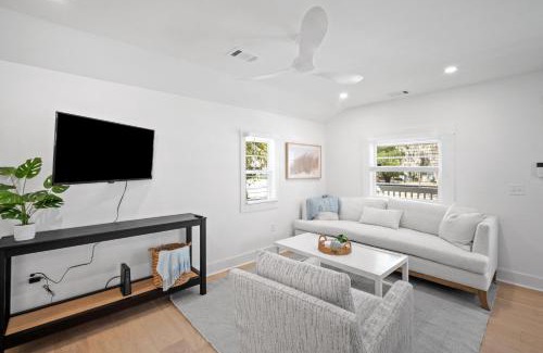 Northwest Quadrant House | Newly Renovated Coastal Cottage - Downtown Beaufort