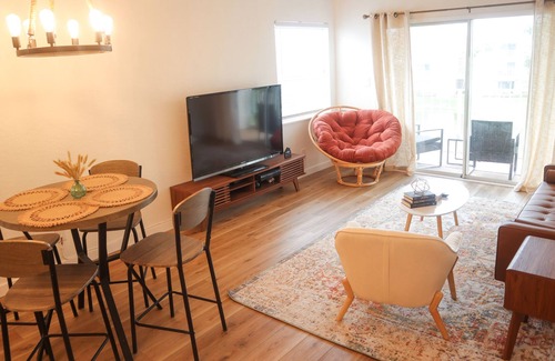 Ocean Side Village Condo | Newly Renovated Condo With Pool (.5 Mile To Beach)