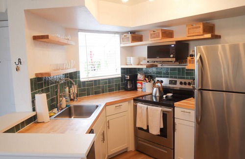 Ocean Side Village Condo | Newly Renovated Condo With Pool (.5 Mile To Beach)