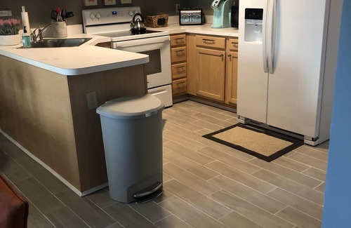 Southend Condo | Newly renovated condo on the beach with a great pool!