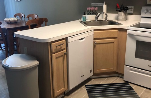 Southend Condo | Newly renovated condo on the beach with a great pool!