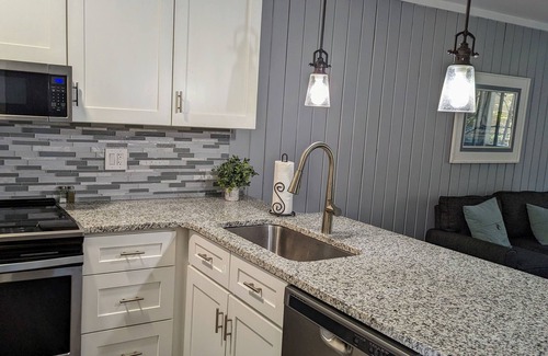 Salem Condo | Newly renovated condo w/pool, golf & beach
