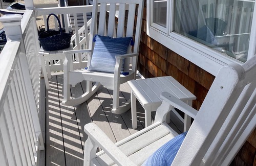 North Beach Haven Cottage | Newly Renovated Cozy Beach Cottage in desirable Brant Beach