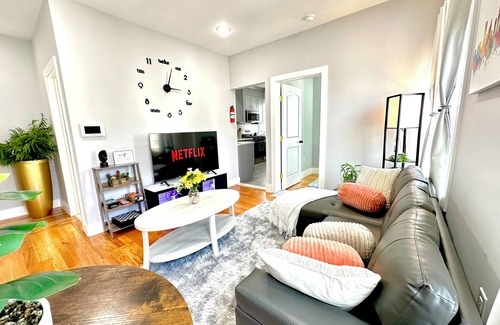 West Side Apartment | Newly Renovated Cozy 3 bedroom 2 bath, minutes to NYC!