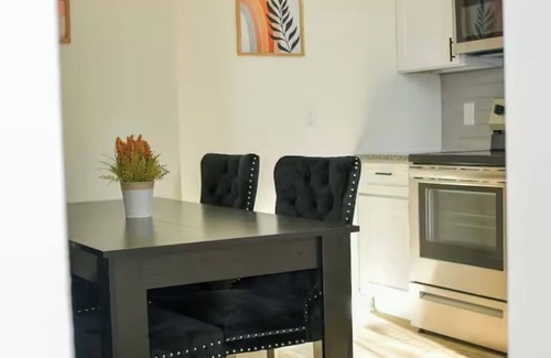 Pendleton Apartment | Newly renovated Cozy 1-bedroom apartment with AC, WiFi in charming Cincinnati