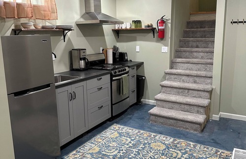 Historic Livingston Apartment | Newly renovated, cozy downtown studio suite