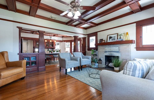 Westmont House | Newly Renovated Craftsman minutes to Claremont Village & Colleges.