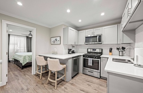 Peachtree Center Apartment | Newly Renovated Downtown Atlanta Condo with Pool Access, AC, and Wi-Fi- 2104