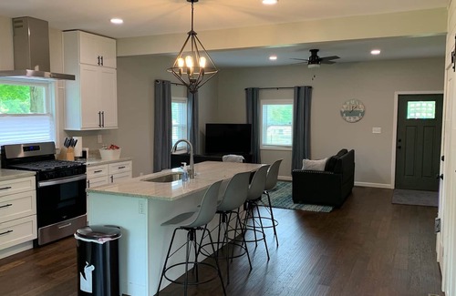 Gambier Other | Newly renovated farmhouse - walk to Kenyon