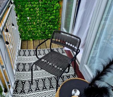 Canterbury Apartment | Newly Renovated Flat with Parking space