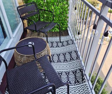 Canterbury Apartment | Newly Renovated Flat with Parking space
