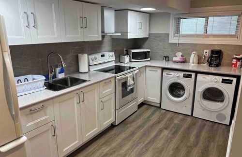 Mississauga Valleys Apartment | Newly Renovated Ground Floor One Bedroom Apartment