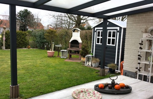 Scharendijke House | Newly renovated gr. Vacation home 110sqm living space, large garden Zeeland by the sea with dog