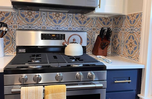 West End Apartment | Newly renovated historical property -West End