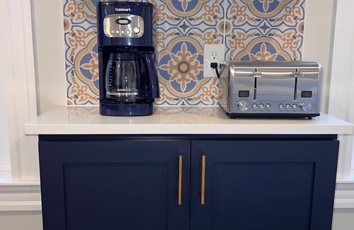 West End Apartment | Newly renovated historical property -West End