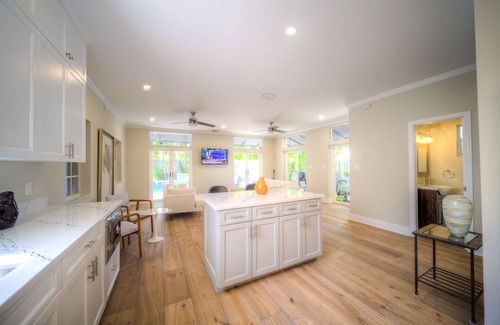 White St. Gallery House | Newly renovated home close to the beach and all attractions