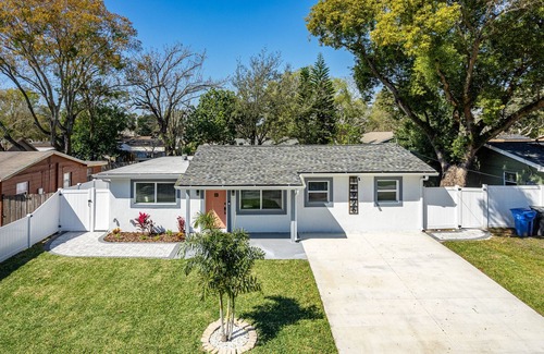Bearss Plaza House | Newly renovated home in Tampa short distance from amazing entertainment and food
