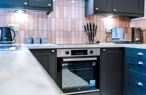 Salford House | Newly Renovated home-Manchester