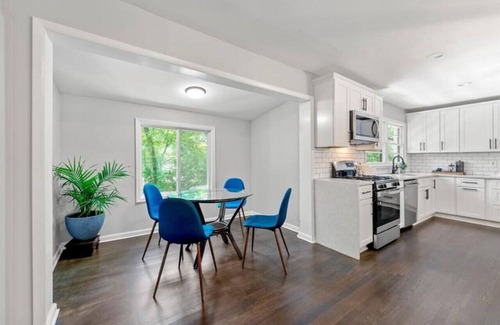 Biltmore Acres House | Newly Renovated Home near CHOA