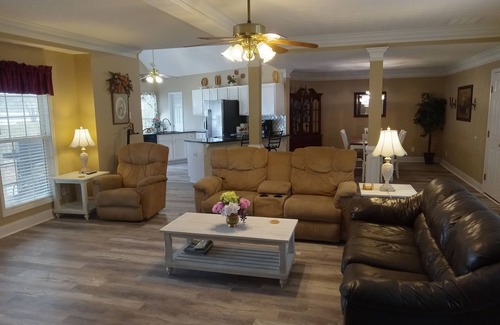 Lake Oconee House | Newly Renovated Home On Beautiful Lake Sinclair - new DISCOUNTED rates!