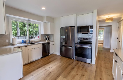 Empire House | Newly Renovated Home on Little Glen Lake