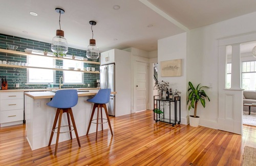 Housatonic House | Newly Renovated Home With All The Modern Amenities