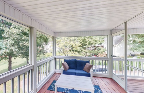 Blairsville House | Newly renovated house with hot tub, wifi, private dock + lake views